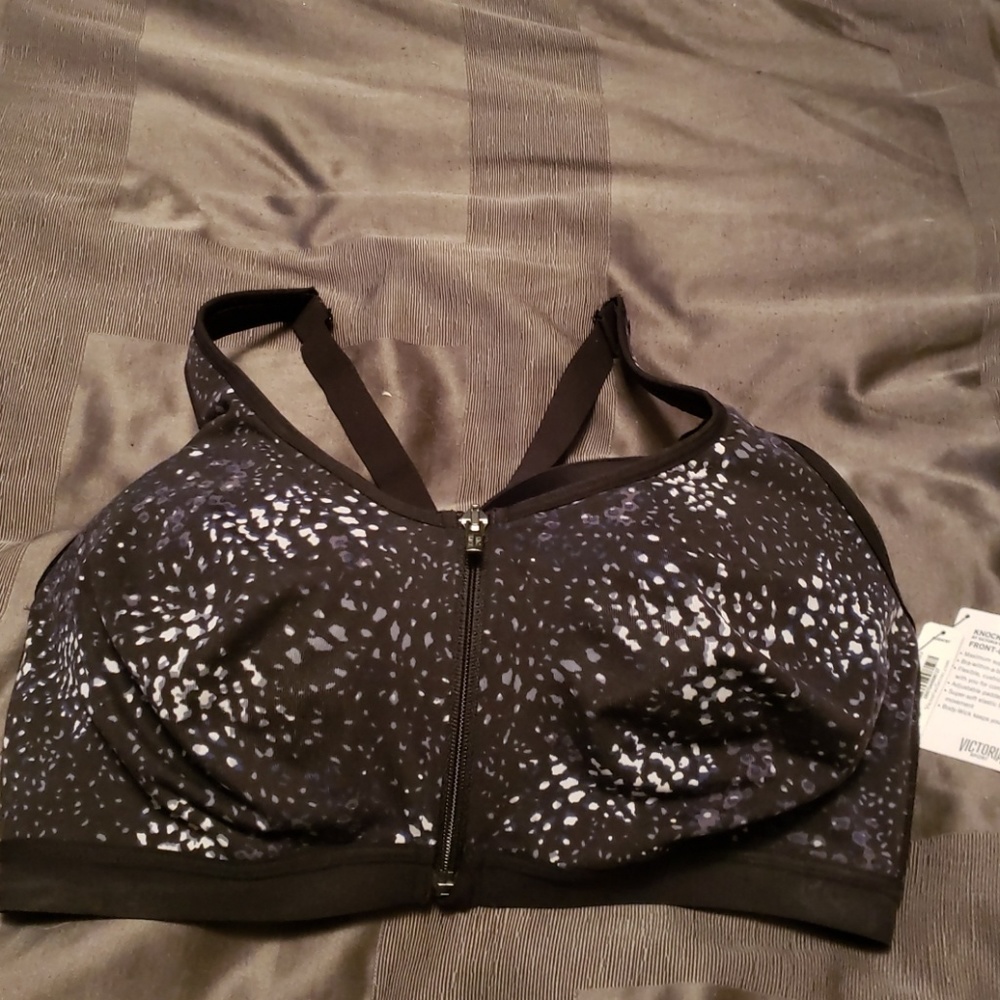 Victoria's secret sports bra size 36DDD